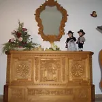Gaestehaus Burgi Fuegen