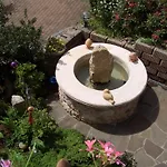 Guest house Gaestehaus Burgi Fuegen