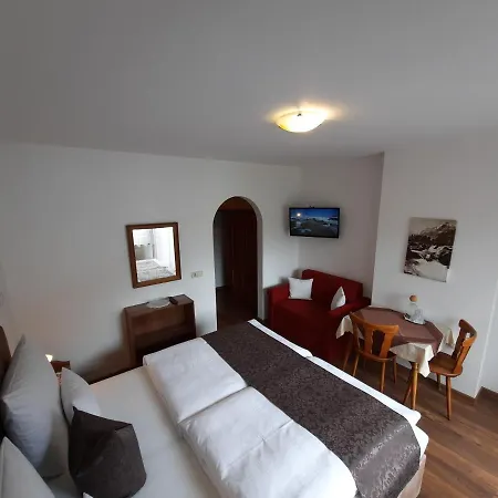 Gaestehaus Burgi Pensjonat Fügen