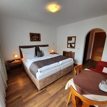 Gaestehaus Burgi Vendégház Fügen