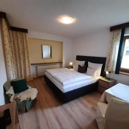 Vendégház Gaestehaus Burgi 3*