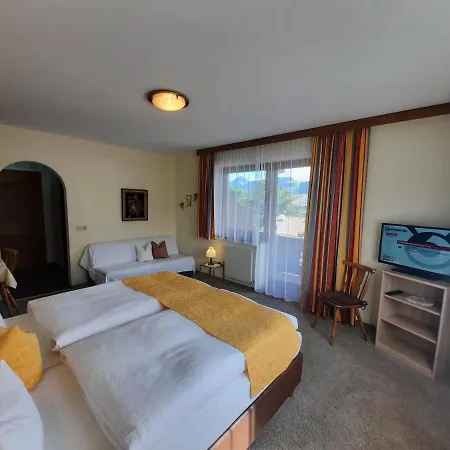 Gaestehaus Burgi ゲストハウス