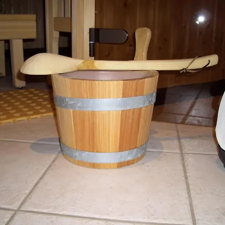 ゲストハウス Gaestehaus Burgi