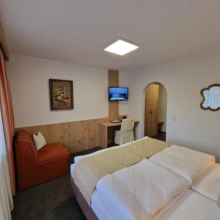 ゲストハウス Gaestehaus Burgi