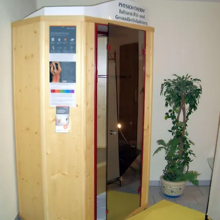 ゲストハウス Gaestehaus Burgi 3*