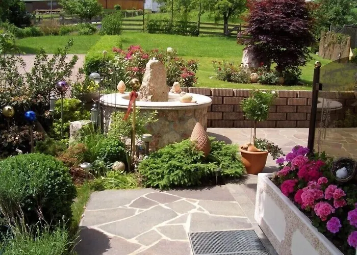 Guest house Gaestehaus Burgi Fuegen