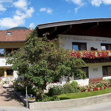 Penzion Gaestehaus Burgi Fügen