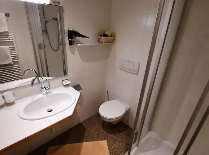 Gaestehaus Burgi Pensjonat Fügen