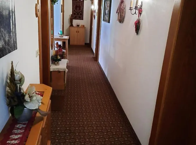 Gaestehaus Burgi Pensjonat 3*