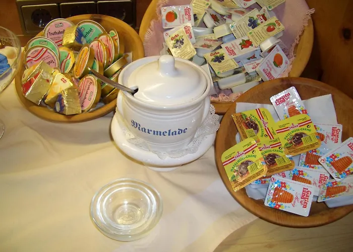 Pensjonat Gaestehaus Burgi Fügen