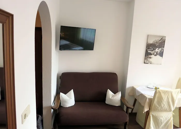 Pensjonat Gaestehaus Burgi 3*